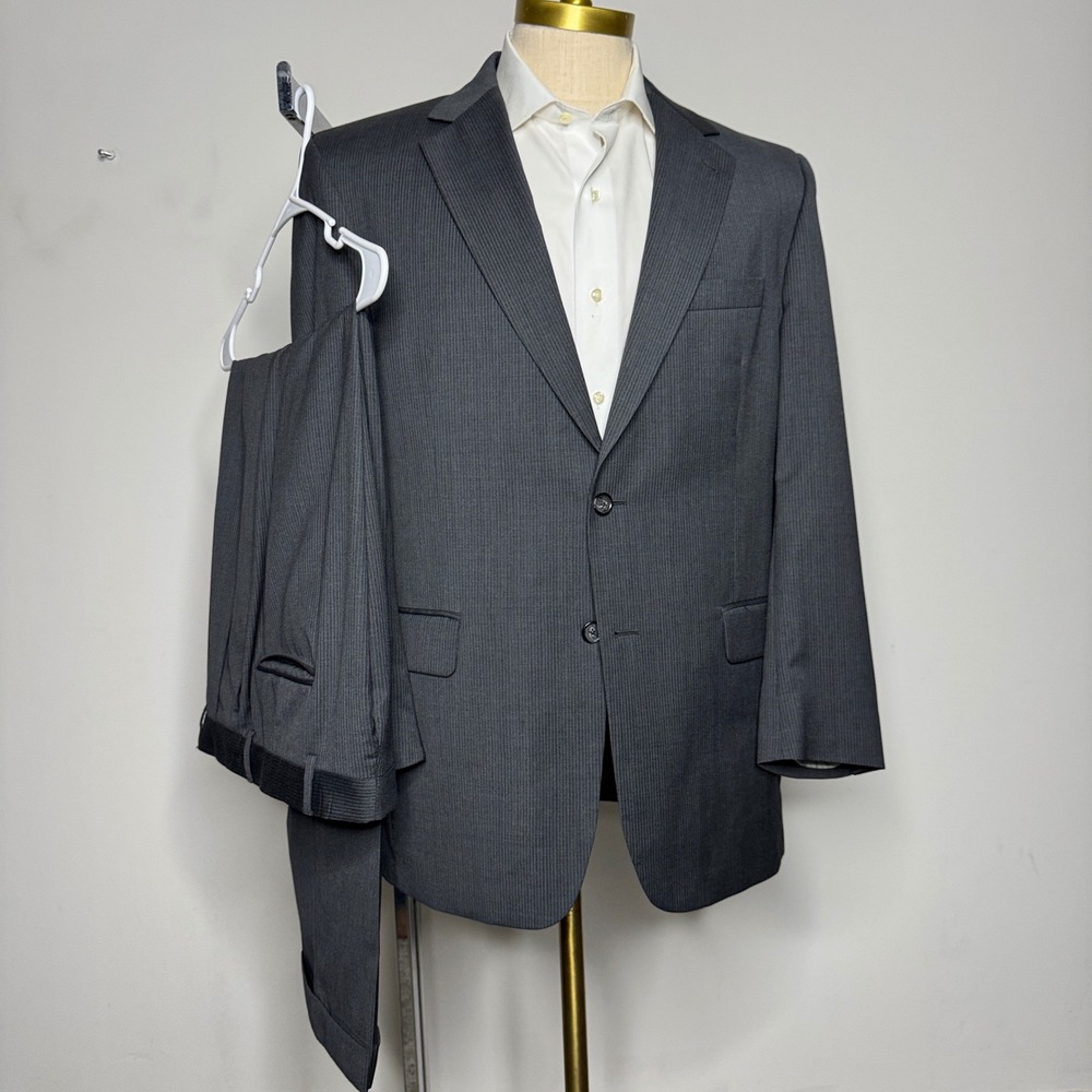 Jos A Bank Suit Mens 41R 33W Gray Pinstripe‎ Two Button Wool Blend Gordon Model
